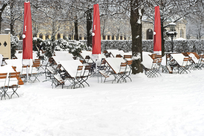 Bild04-Nikolaus-Schutzhulle-MAY-Schirme-2025